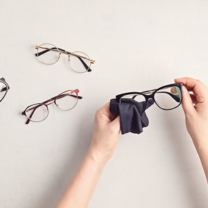 occhiali-oggetti-6.jpg Modelli Occhiali da vista -  Accessori 
 